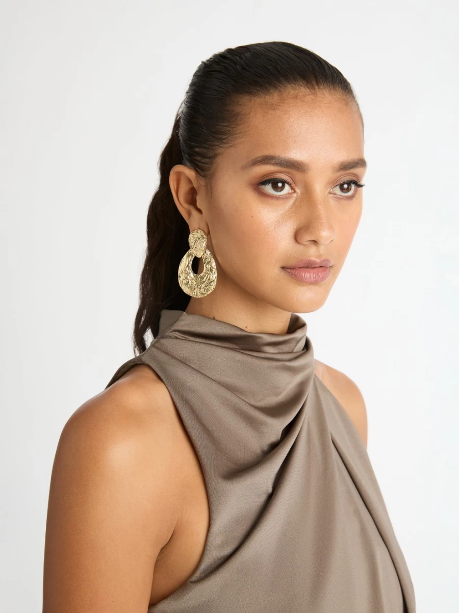 SHEIKE Women's Core Hammered Earrings - Handcrafted Boho Hoop Earrings for Everyday Wear